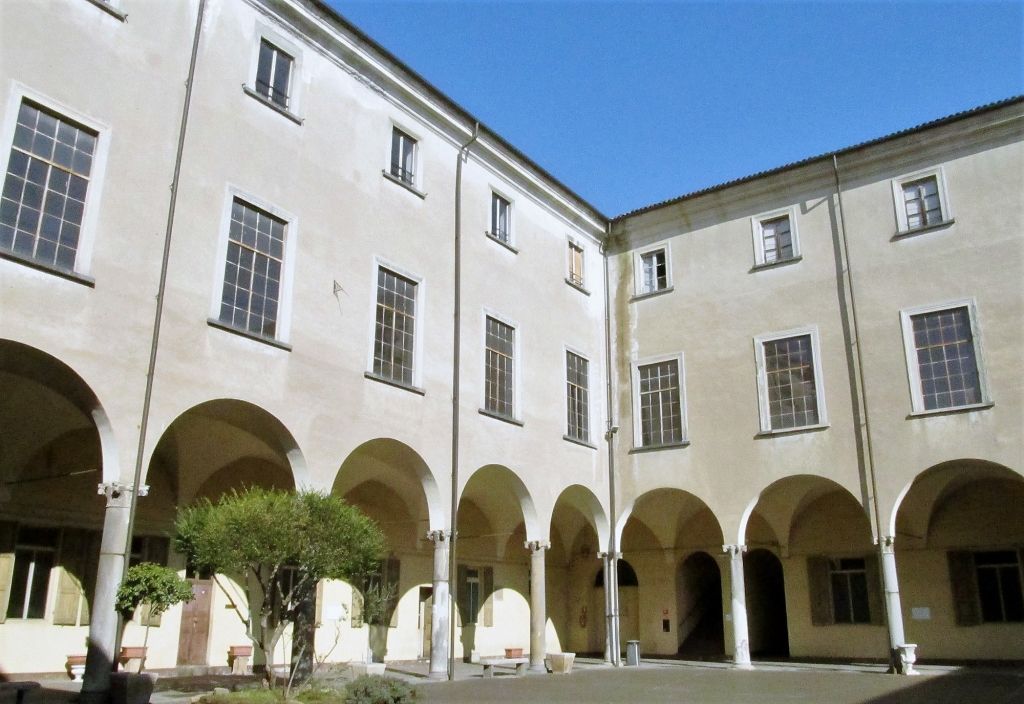 “Dialoghi con Leucò”